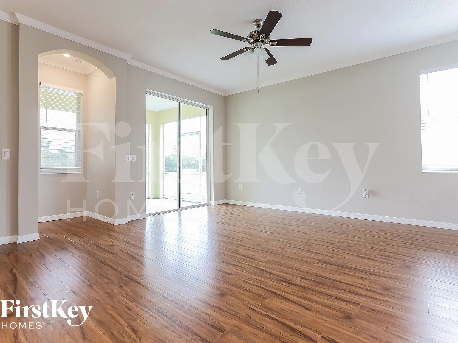 3 bed, 2.0 bath, 1598 sqft, $2,420 — Photo 4