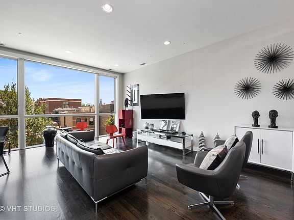 3rd image of 1012 N California Ave #3