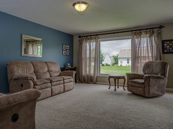 4th image of 925 Potter Point Dr