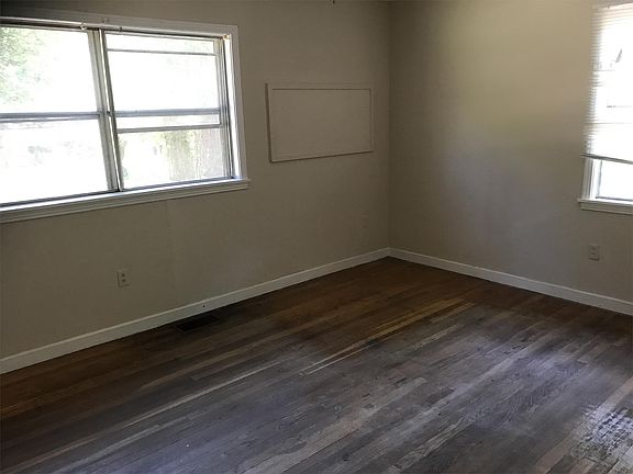 4th image of 2915 Teresa Dr