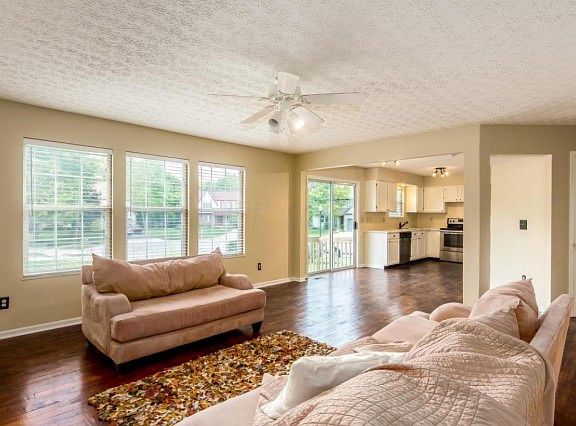 2nd image of 3484 Crosstree Ct