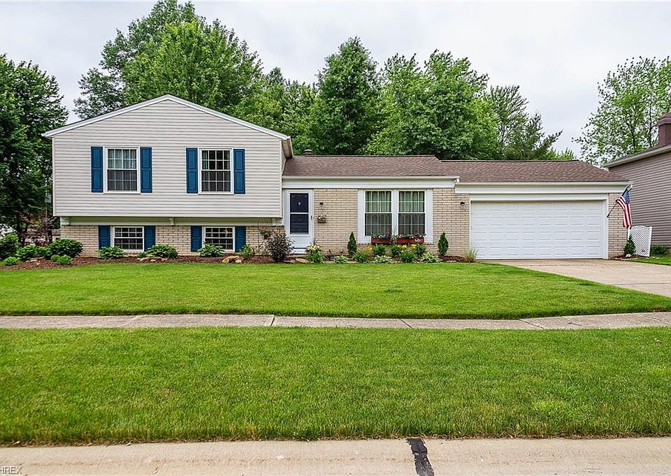 1st image of 26919 Oxford Park Ln