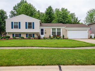 26919 Oxford Park Ln, Olmsted Township, OH 44138