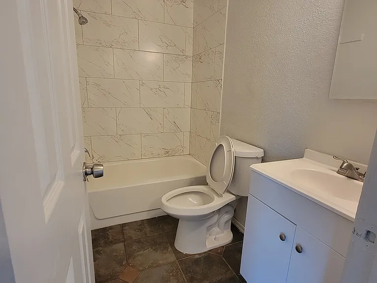 1001 N 32nd Ave #2 — Photo 5