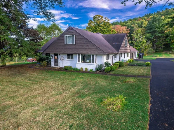 905 Mount Zoar Rd, Elmira, NY 14904