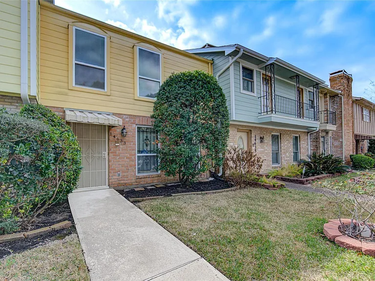 14633 Perthshire Rd — Photo 43