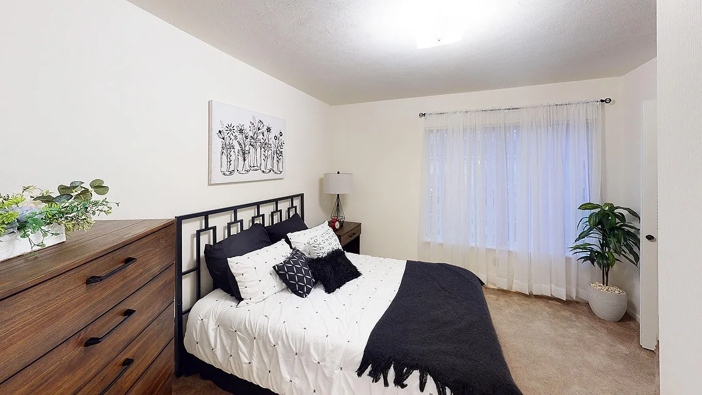 Tracy Creek Apartment Homes — Photo 3