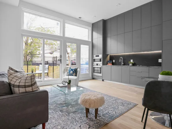 2564 University Pl NW APT 3, Washington, DC 20009
