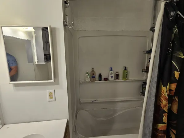 615 Burnsville Pkwy E, Burnsville, MN 55337