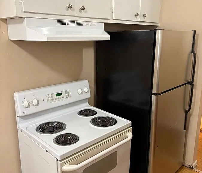 1015 York Ave #18 — Photo 6