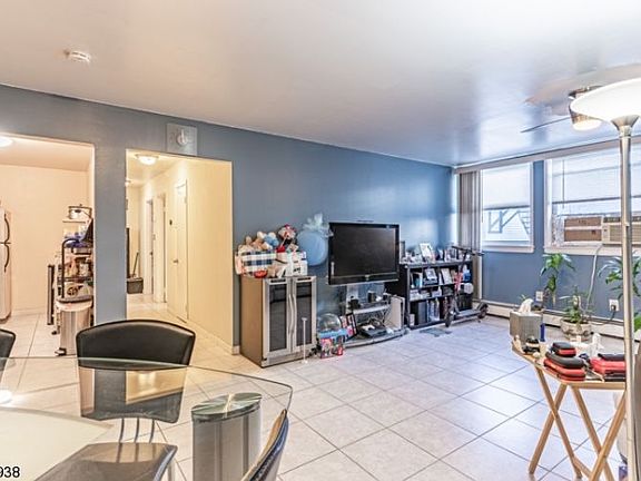 3rd image of 179 Columbia Ave APT 9