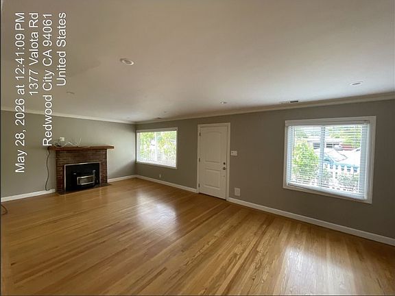 3rd image of 1377 Valota Rd