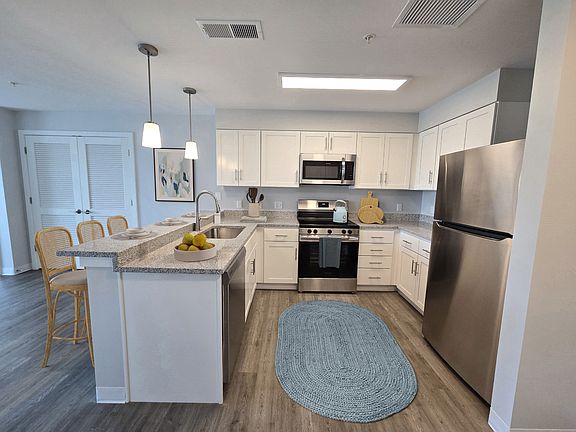 4th image of 395 Elizabeth Dr #077274d4c