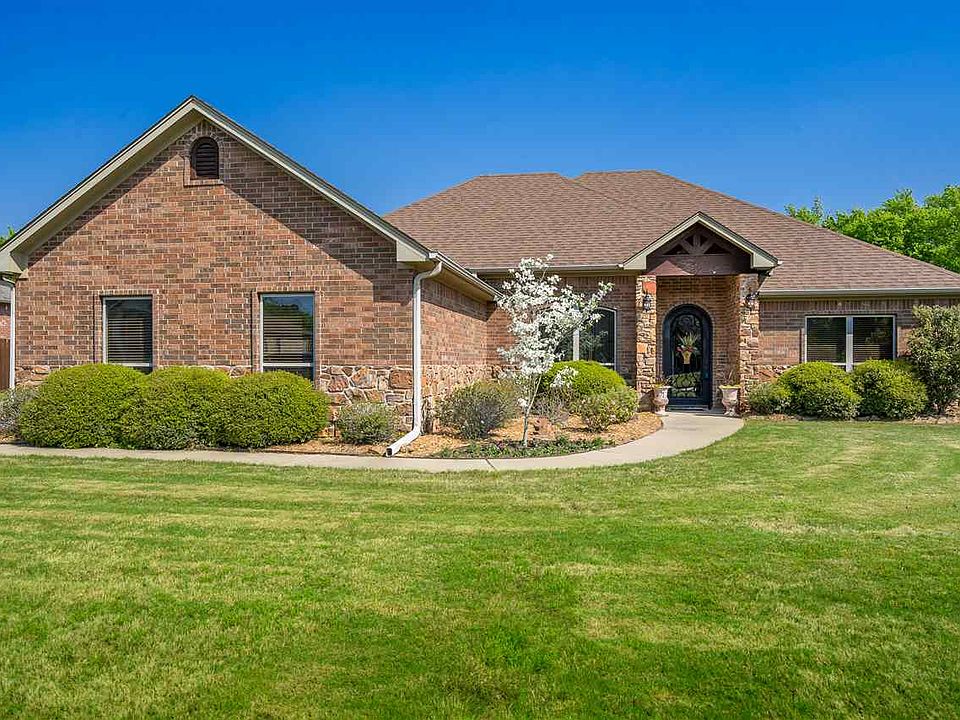 1st image of 102 Mossy Creek Dr