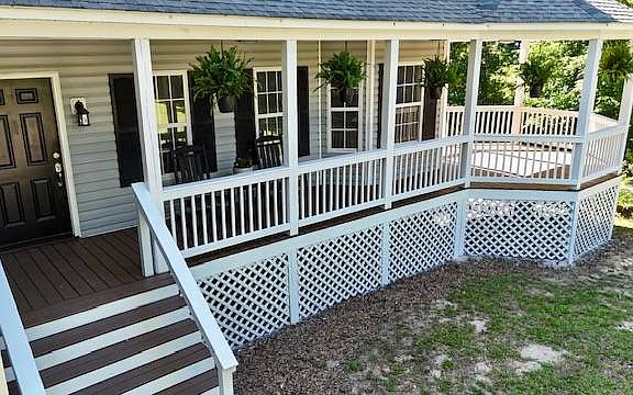 2nd image of 898 Lakeshore Dr