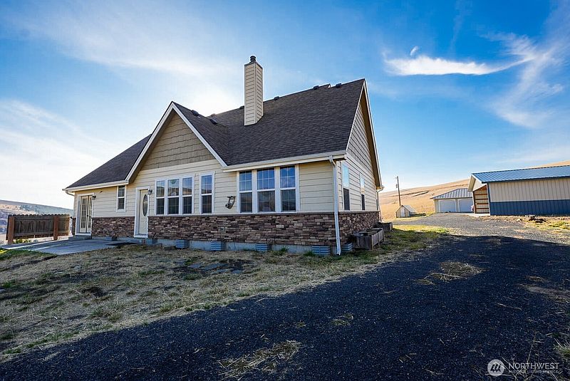 2nd image of 239 Patit Road