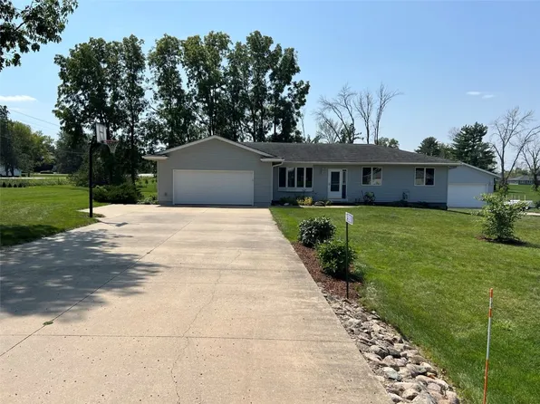 5801 Shiloh Ln, Cedar Rapids, IA 52411
