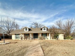 404 E Franklin St, Shawnee, OK 74804