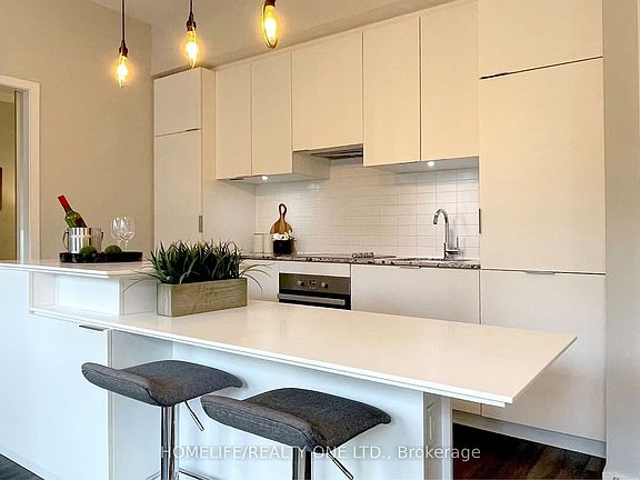 4th image of 17 Dundonald St #705