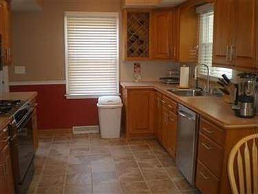 3rd image of 1133 Eastland Ave SE