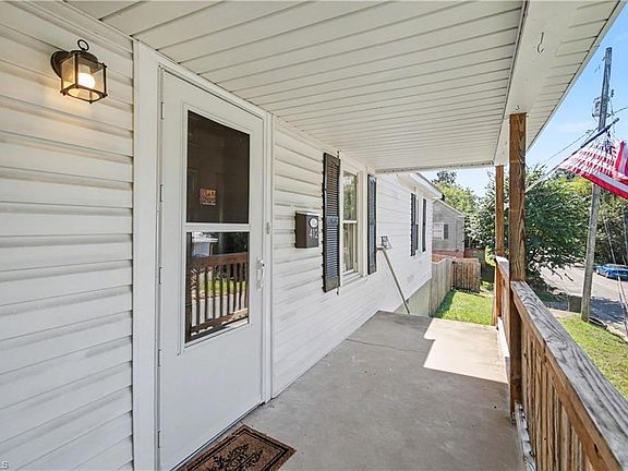 5th image of 412 Victor St