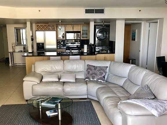 5th image of 1717 N Bayshore Dr #Penthouse 3955