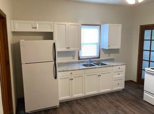 602 2nd St SW APT 1, Willmar, MN 56201