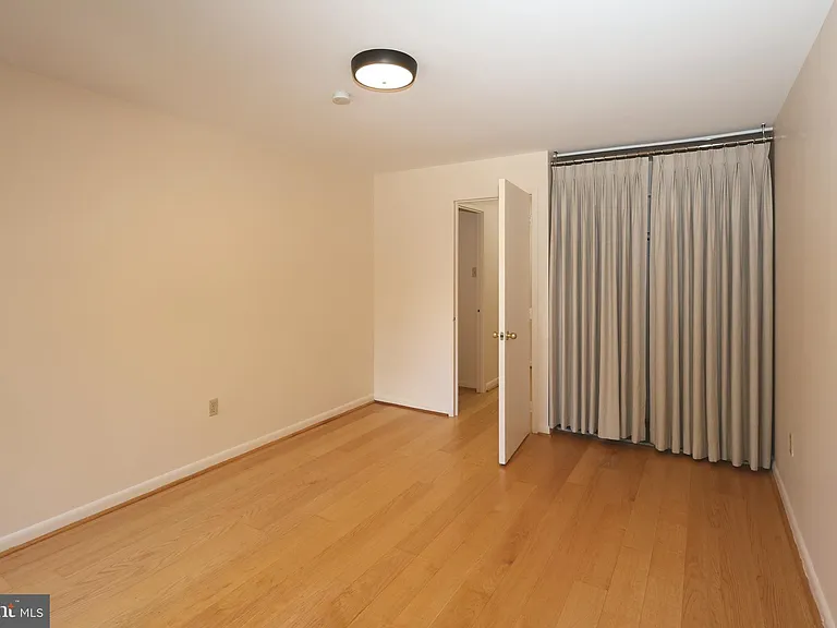 1637 Oakwood Dr #S122 — Photo 15