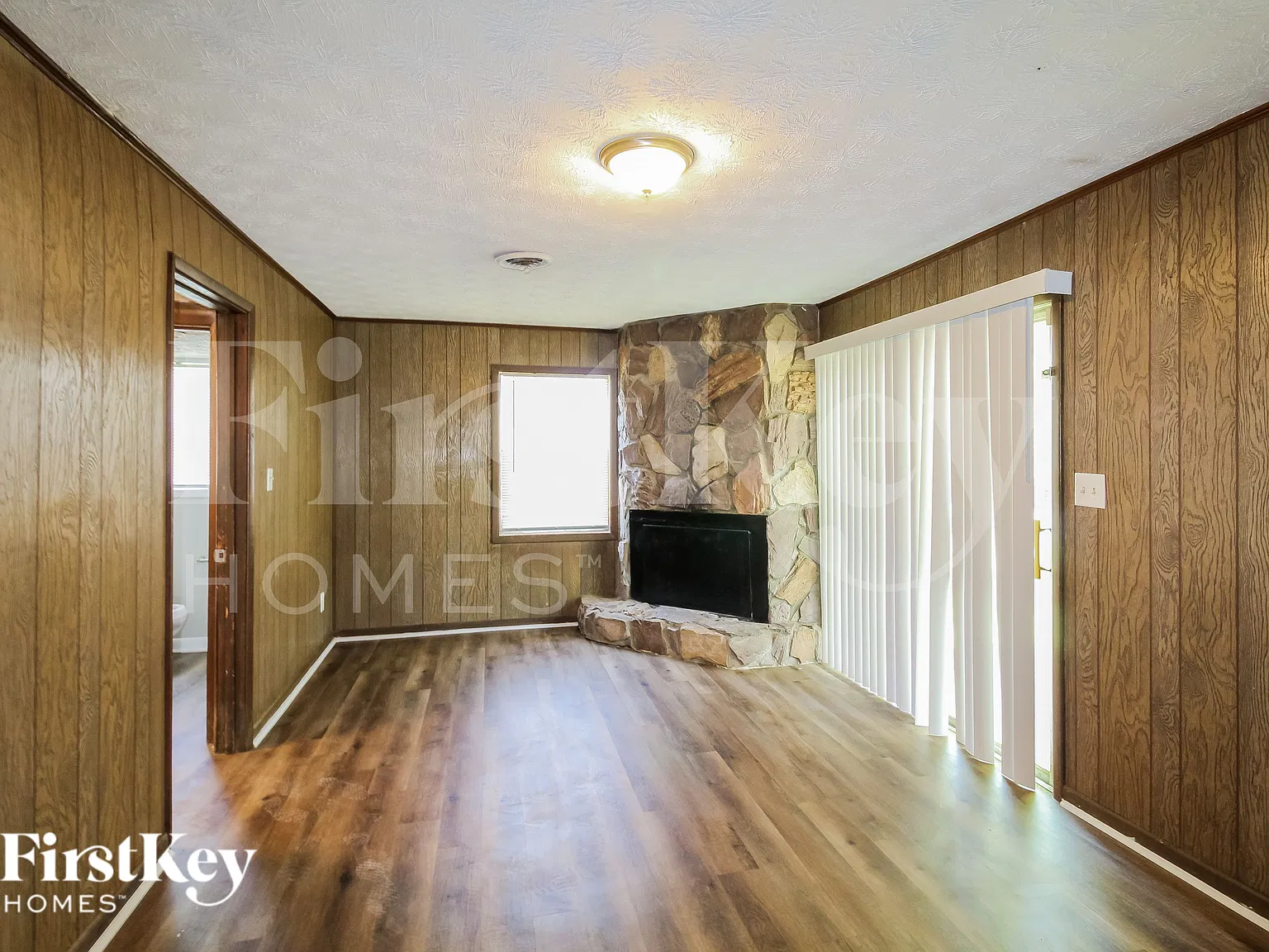 4 bed, 2.5 bath, 1536 sqft, $1,945 — Photo 2