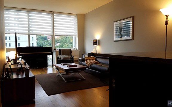 2nd image of 807 Hudson Park #807
