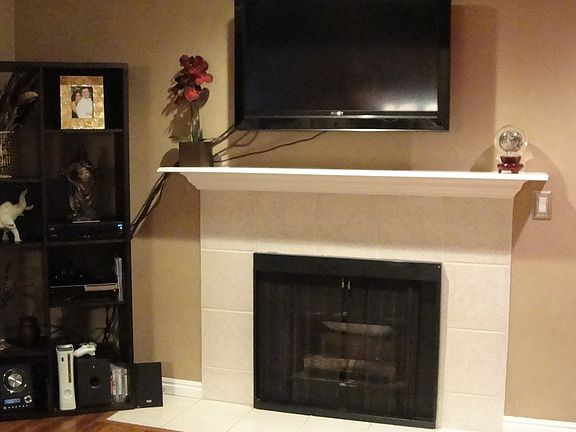 875 Arrowhead #9 - 03 Family Room View 3_02242015