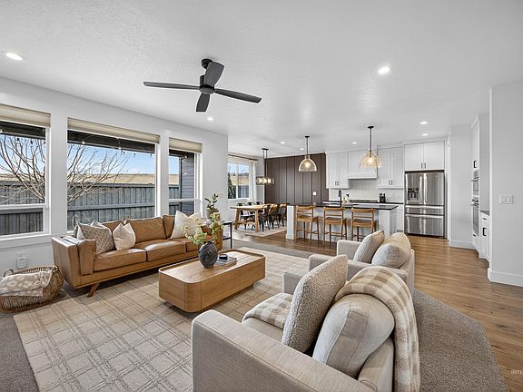 5th image of 3327 E Collingwood Dr