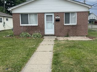 17804 Ivanhoe St, Roseville, MI 48066