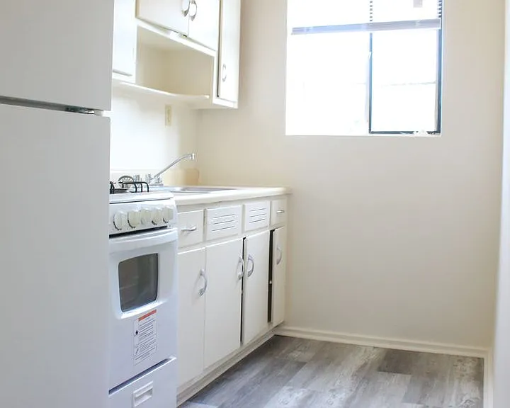 Clifton Woods Apartments — Photo 38