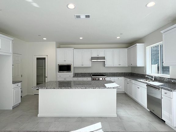 3rd image of 1329 Topanga Dr
