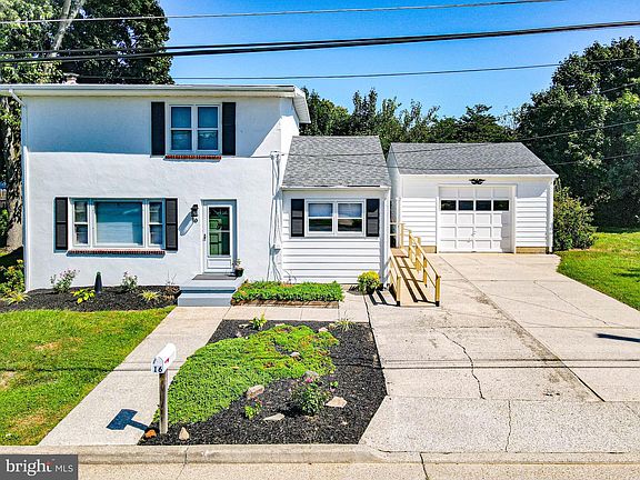 2nd image of 16 Eaton Rd