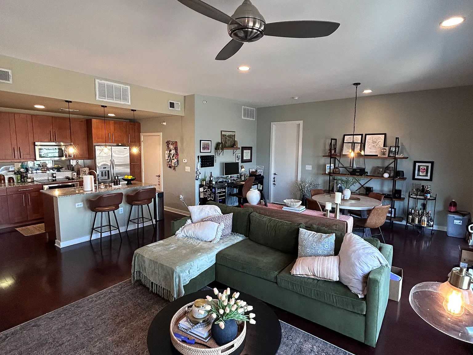 1 bed, 1060 sqft, $2,250 — Photo 2