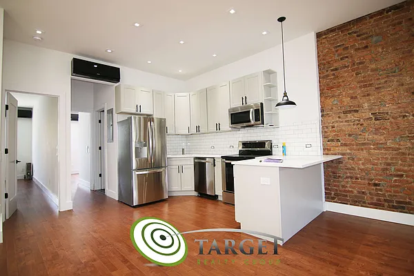 Rented by Target Realty Group | media 9