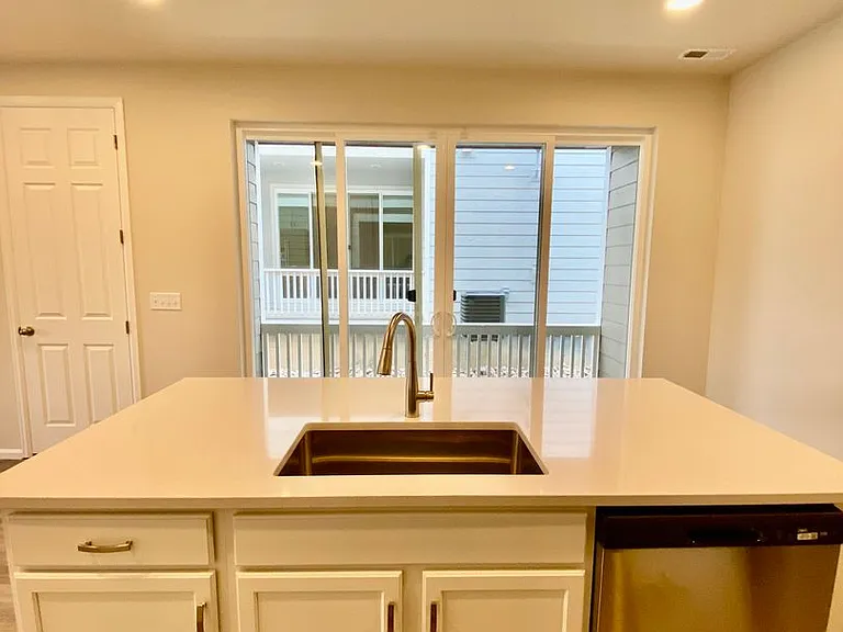 8739 Scarborough Dr — Photo 8