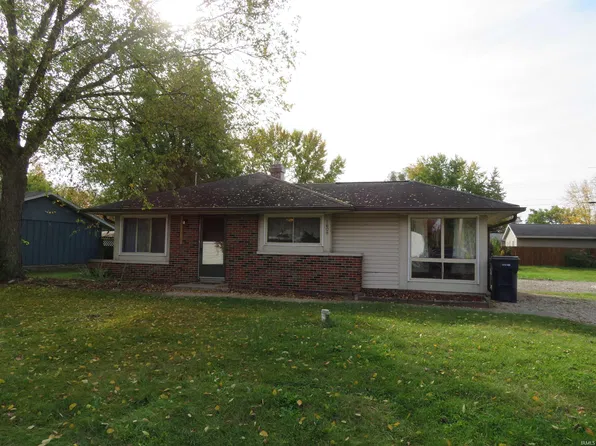 1609 Green Hill Dr, Warsaw, IN 46580
