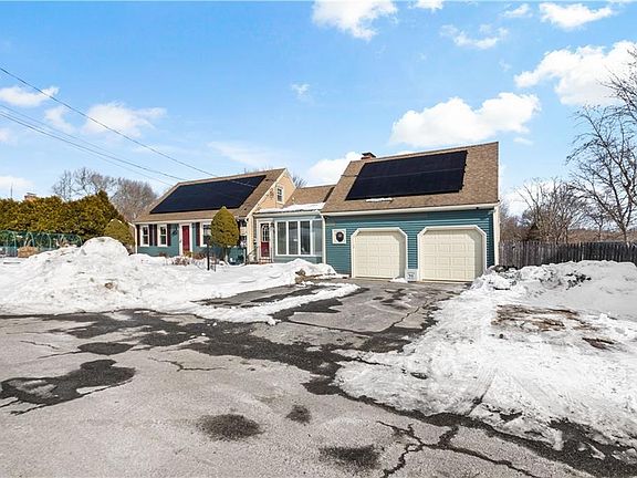 3rd image of 33 Detroit Ave