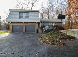58441 Westwood Dr, Three Rivers, MI 49093