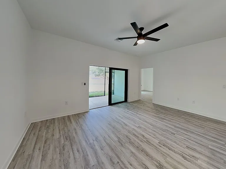 1120 Bismarck Rd — Photo 2