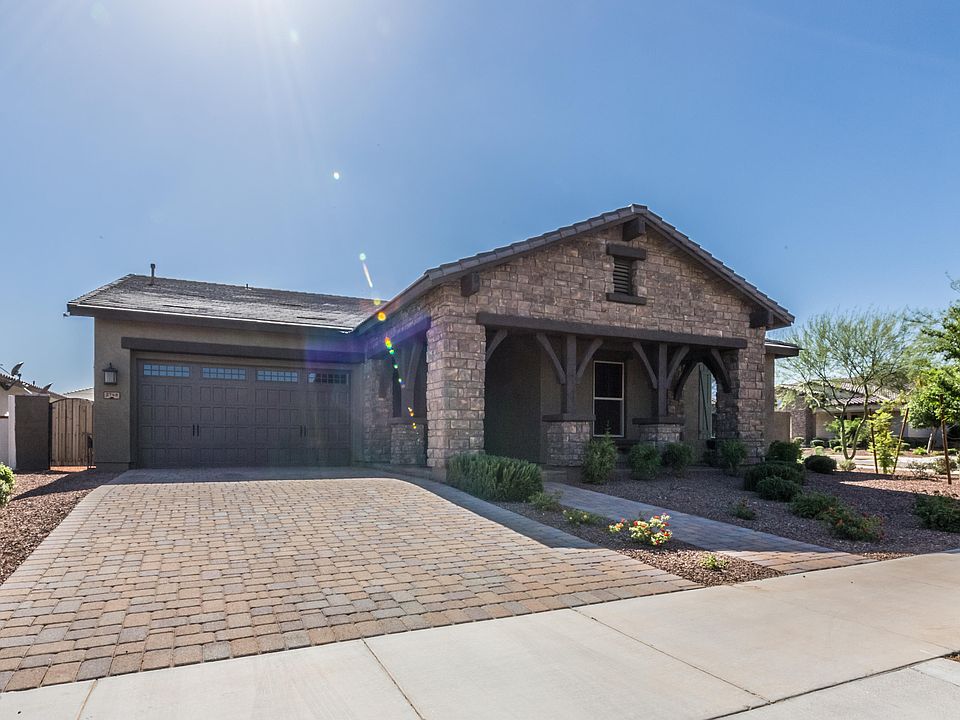 1st image of 2748 N Beverly Pl