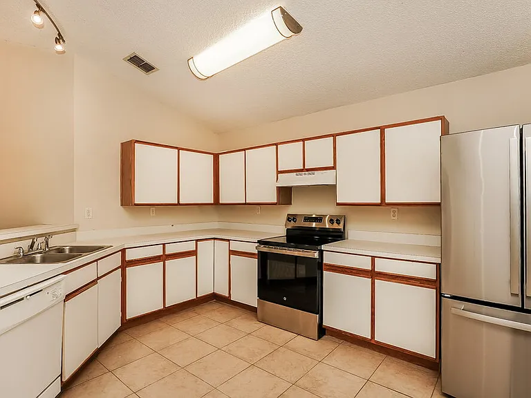 1289 Himalayan Ct — Photo 6