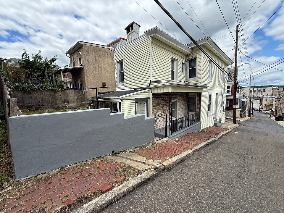 301 S 2nd St