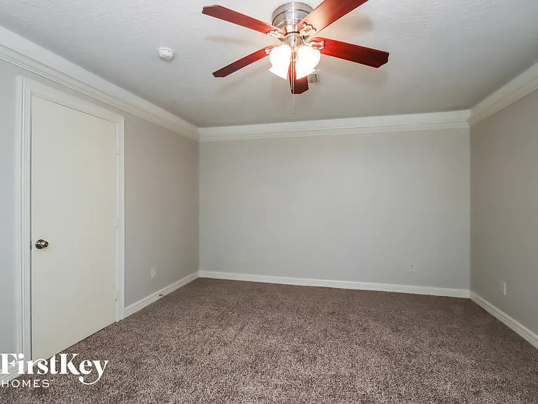 3210 Lake Stream Dr — Photo 11
