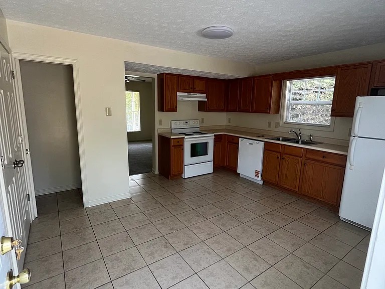 7002-7012 Autumn Dr — Photo 4
