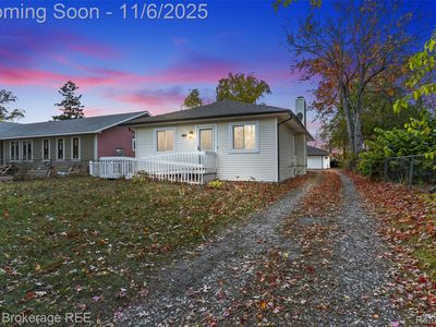 1140 Round Lake Rd, White Lake, MI, 48386