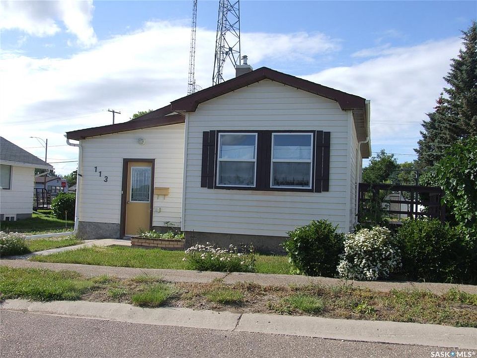 1st image of 113 Railway AVENUE